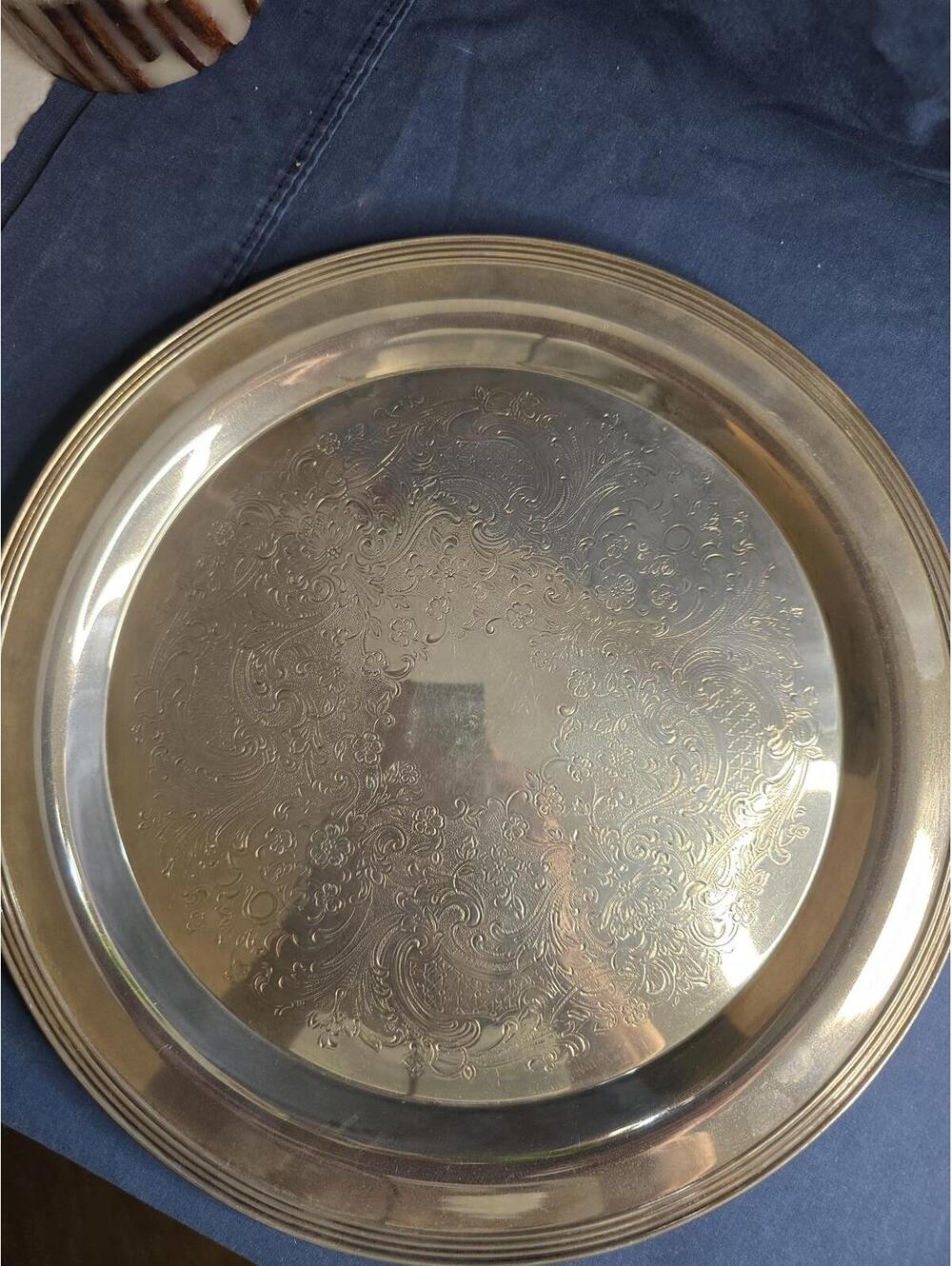 Vintage Oneida USA Silver Plated Round Serving Tray 12" Dia.